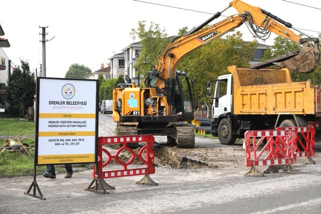 Erenler'de Yeşiltepe Mahallesi'nde Altyapı Sorunları Çözülüyor