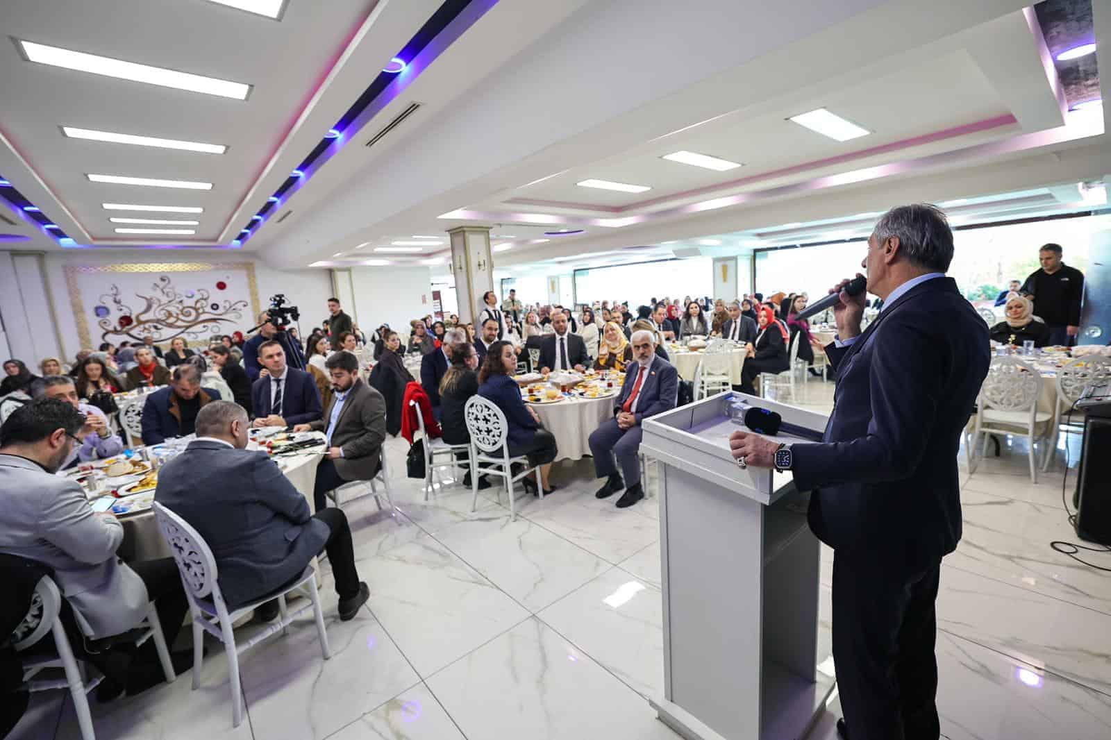 Alemdar'dan Öğretmenler Günü’nde Sakarya’daki kurs eğitmenlerine yeni projeler müjdesi