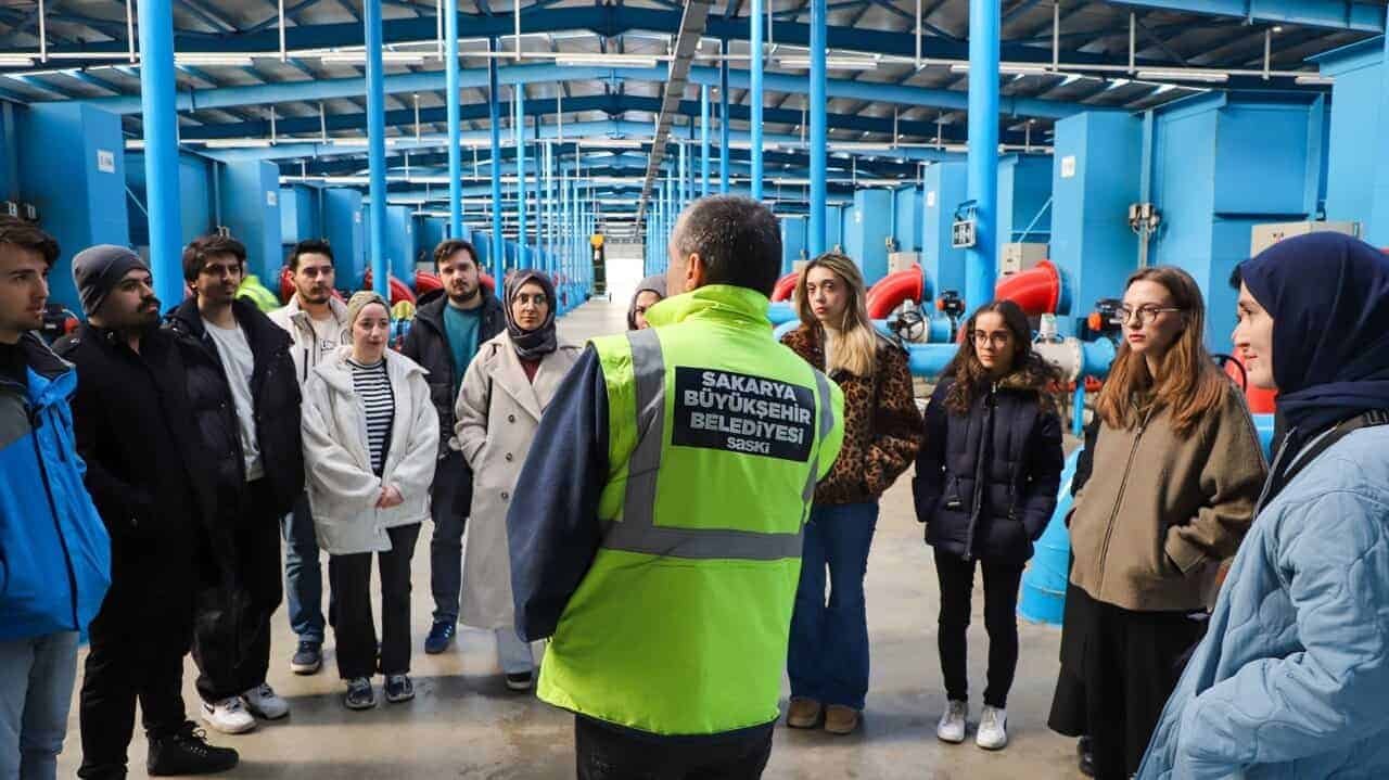 Sakarya Büyükşehir Belediyesi yetkilisi ile sanayi ve üretim alanında bilgilendirici tur.