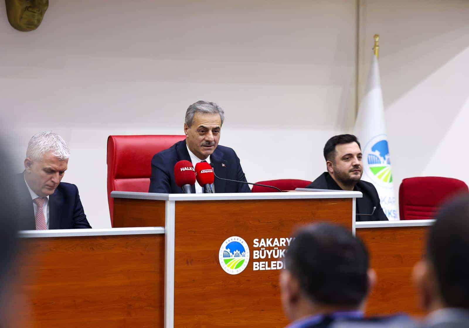 Başkan Yusuf Alemdar, Sakarya Meclisi’nde Hizmet ve Projelerle İlgili Uyumlu Çalışmaları Anlattı