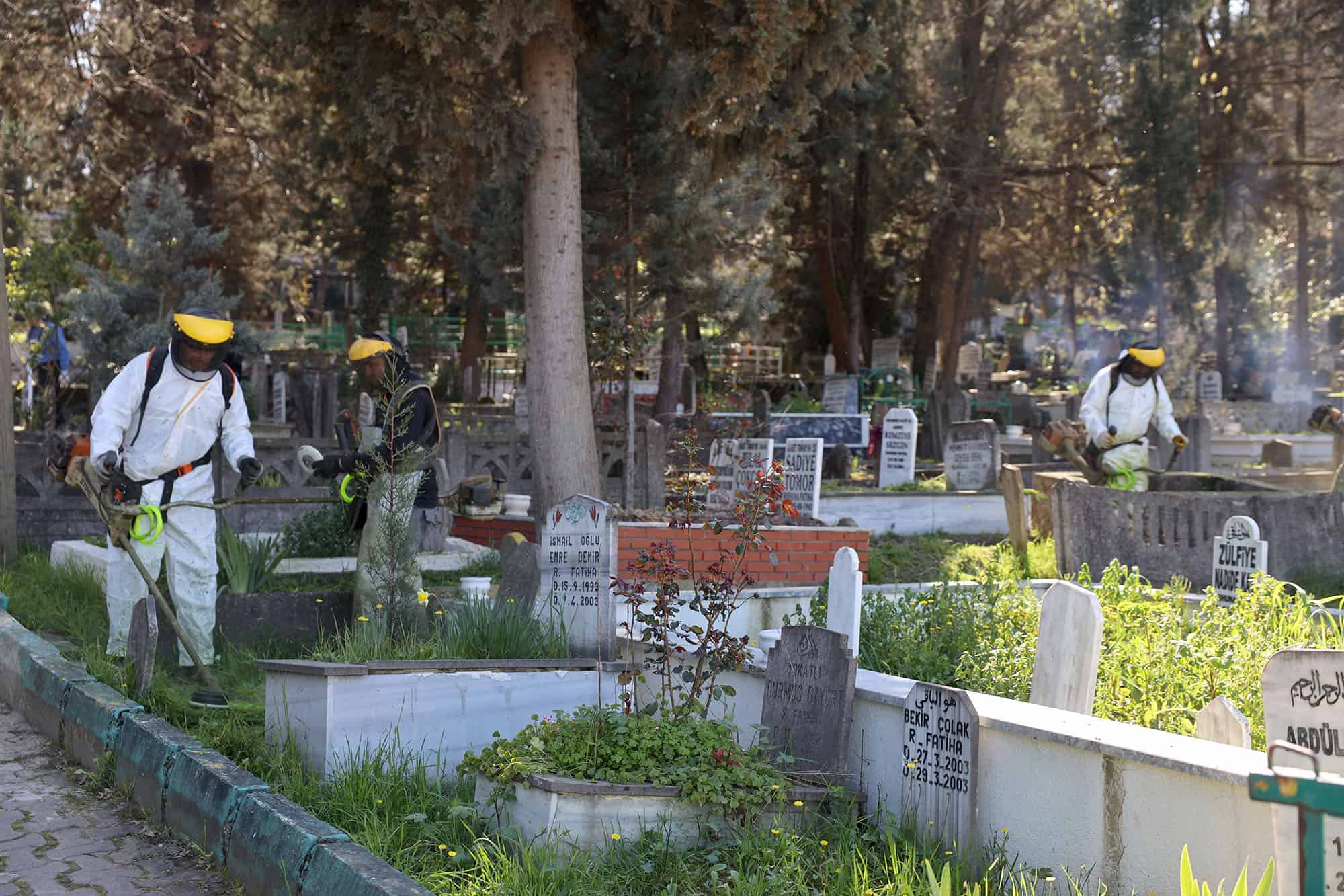 Sakarya'da 16 İlçedeki Mezarlıklar Ramazan Bayramı Ziyaretlerine Hazırlanıyor