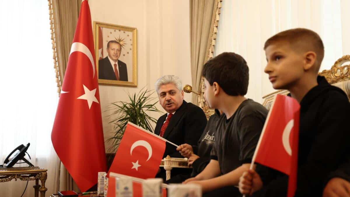 Sakarya'da 23 Nisan'da Çocuklar Valilik Makamında Temsili Görev Aldı