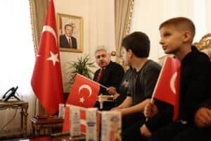 Sakarya'da 23 Nisan'da Çocuklar Valilik Makamında Temsili Görev Aldı